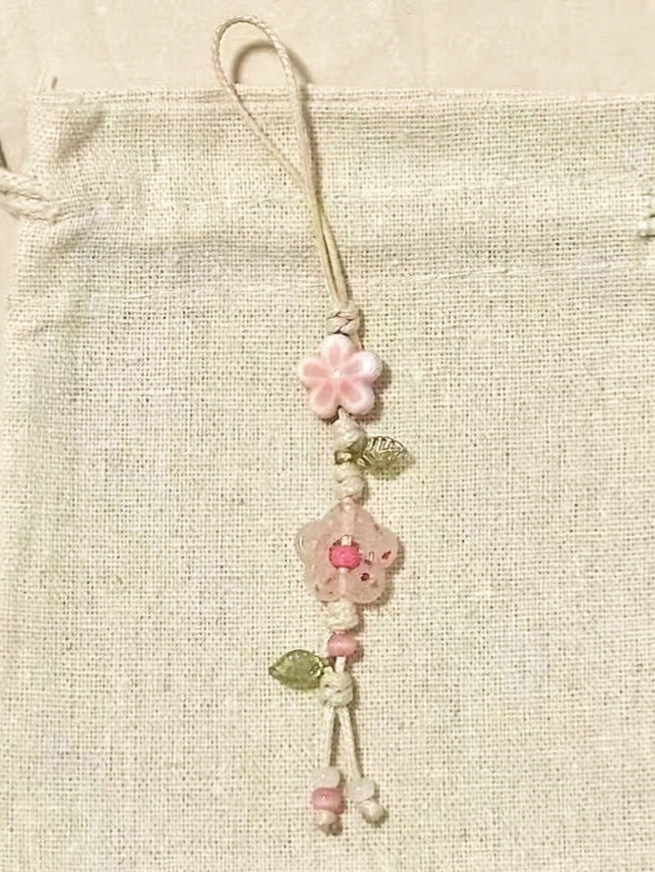 1pc Pink Crystal Jade Floral Green Leaf Spring Limited Mobile Phone Lanyard Designed For Women Compatible Bag Pendant Keychain Camera Ccd Decoration Gifts For Mother, Family, Friends, Birthday, Holida