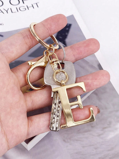 1pc Premium Elegant Gold Letter Keychain, A-Z Alphabet 3D Pendant, Fashionable Alloy Keyring, Bag/Backpack Charm, Car Key Chain, Perfect Accessory For Women, Great Gift For Couples, Friends, Family, C