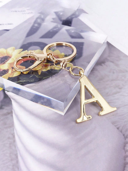 1pc Premium Elegant Gold Letter Keychain, A-Z Alphabet 3D Pendant, Fashionable Alloy Keyring, Bag/Backpack Charm, Car Key Chain, Perfect Accessory For Women, Great Gift For Couples, Friends, Family, C