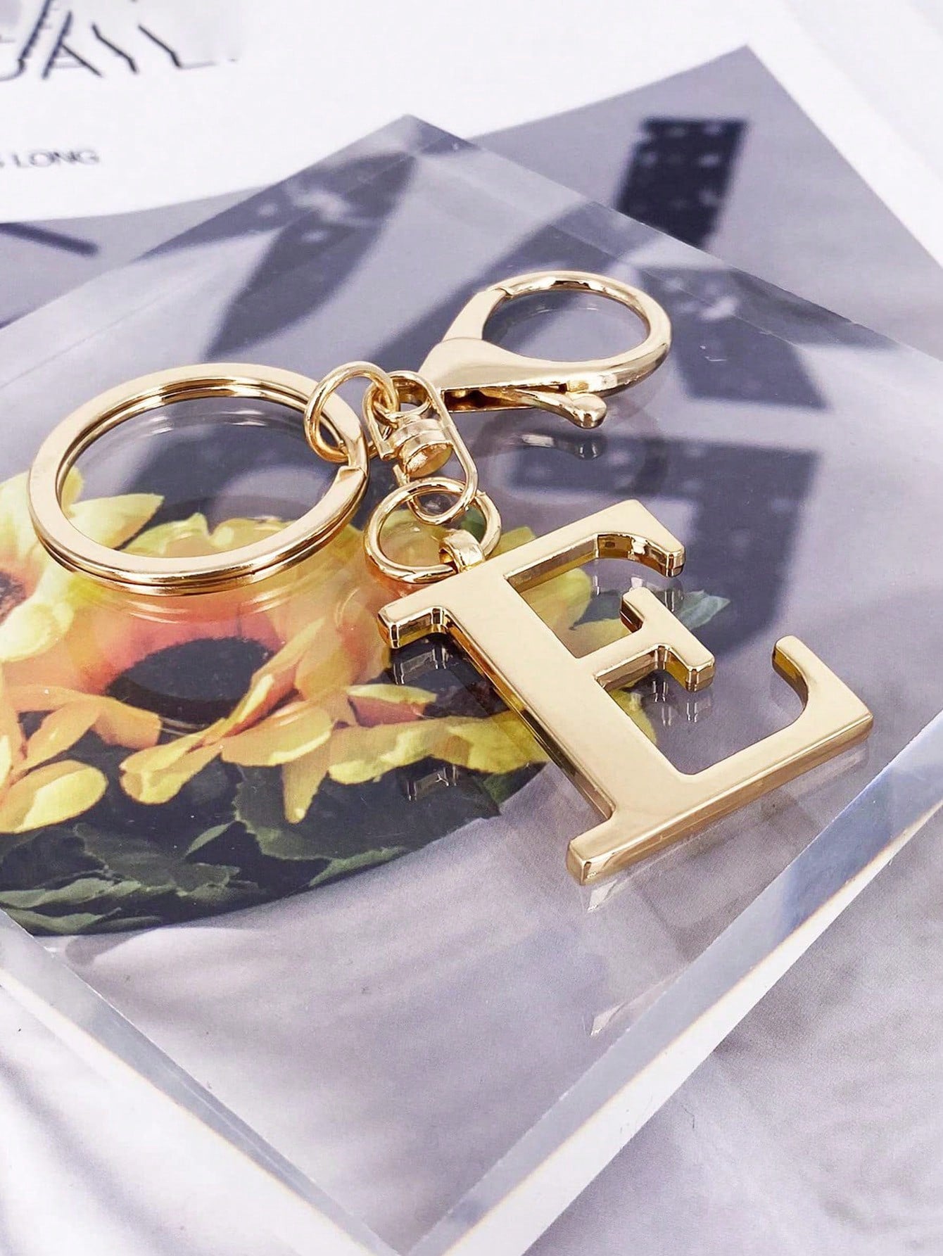 1pc Premium Elegant Gold Letter Keychain, A-Z Alphabet 3D Pendant, Fashionable Alloy Keyring, Bag/Backpack Charm, Car Key Chain, Perfect Accessory For Women, Great Gift For Couples, Friends, Family, C