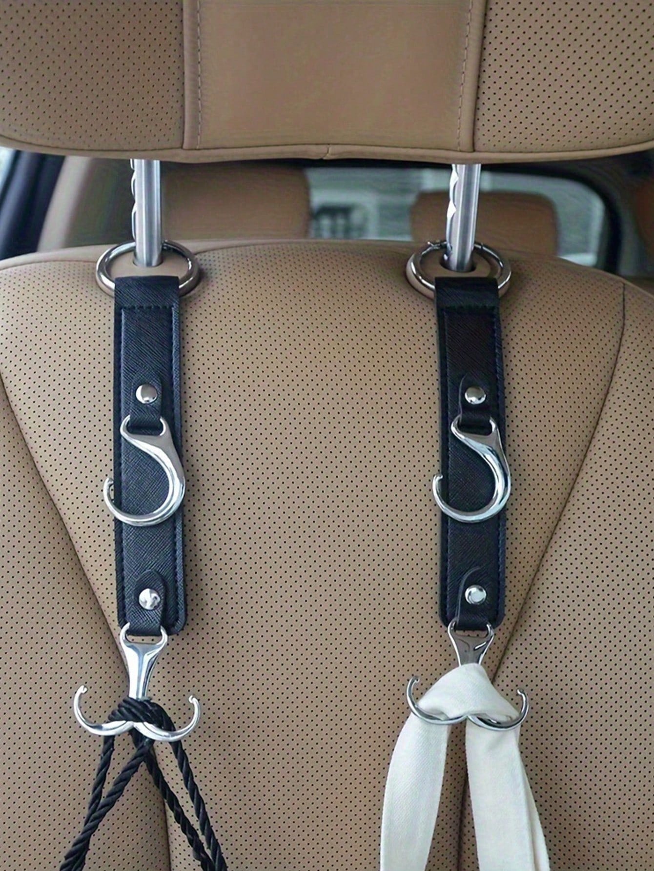 1Pc PU Leather & Metal Car Seat Back Hook- Practicality With Heavy-Duty Load-Bearing Materials, Saves Space With A Hidden Design. It Can Hang Bags, Clothes, Umbrellas, And More, And Is Compatible With