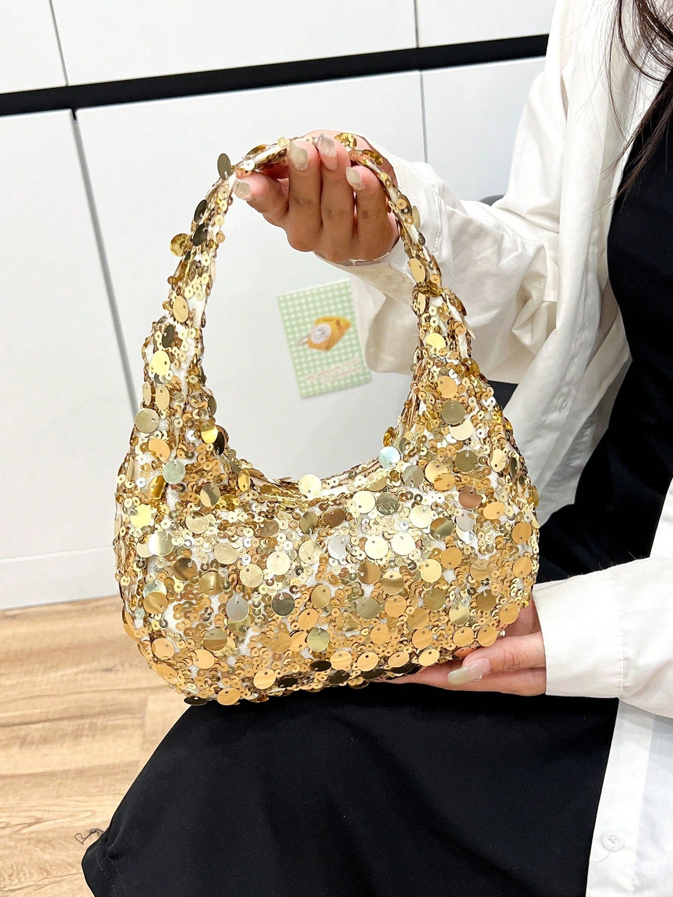 1pc Quilted Zipper Closure PVC Sequin Crescent Bag, Fashion Design Tote Sequin Bag For Women, Stylish Clutch Evening Bag, New Versatile Shiny Large Capacity Party Bag, Luminous Semicircle Clutch Suita