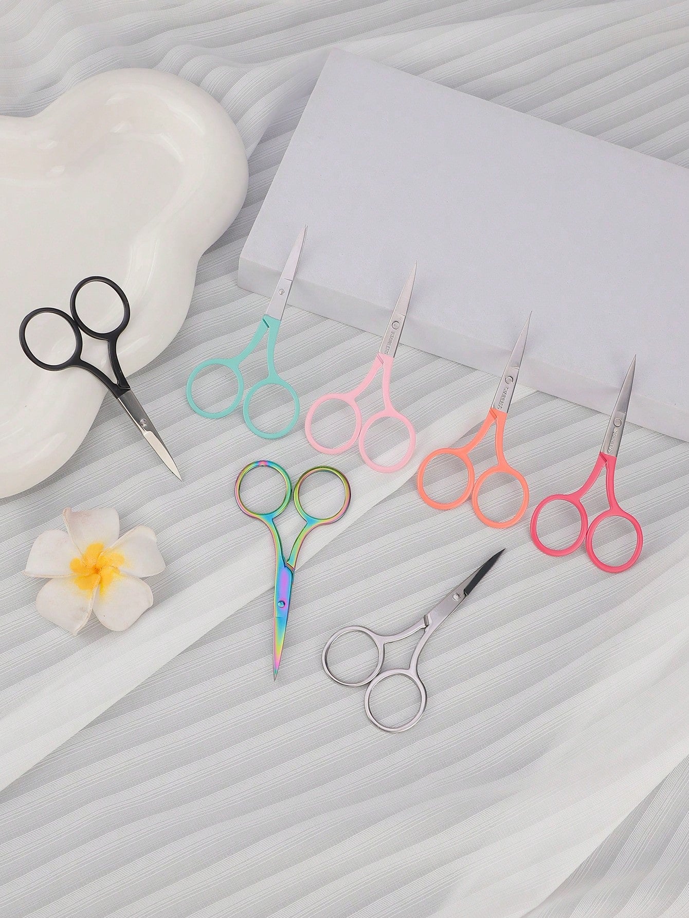 1pc Stainless Steel Beauty Scissors, Household Eyebrow Trimmer, Small Scissors For Makeup And Grooming