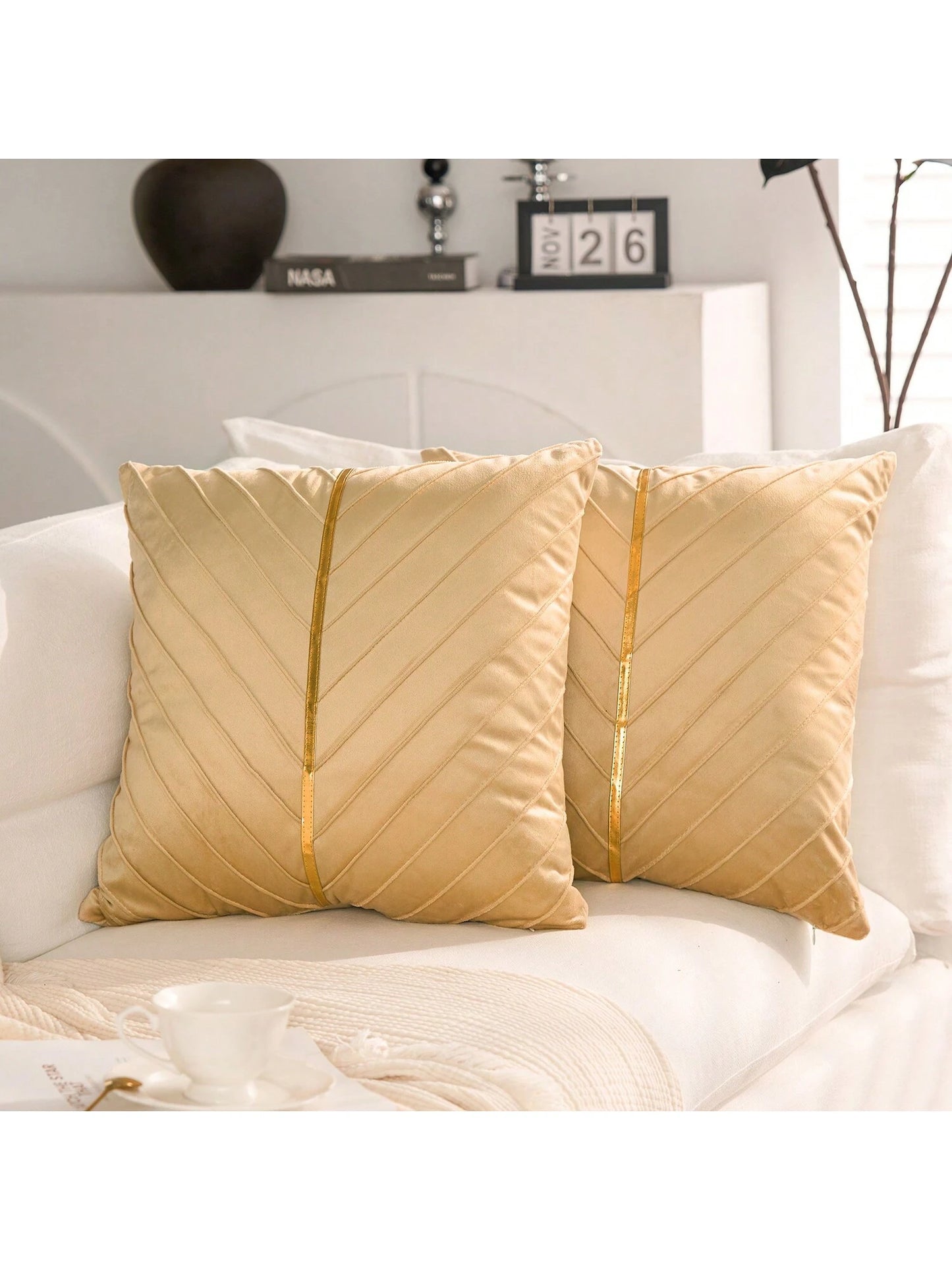 1pc Velvet Gold Shiny Diagonal Stripe Throw Pillow Cover, Square Cushion Case, Holiday Home Decor Pillow, Soft Comfortable Fabric, Modern Decorative Sofa, Home Bedroom, Dorm Use