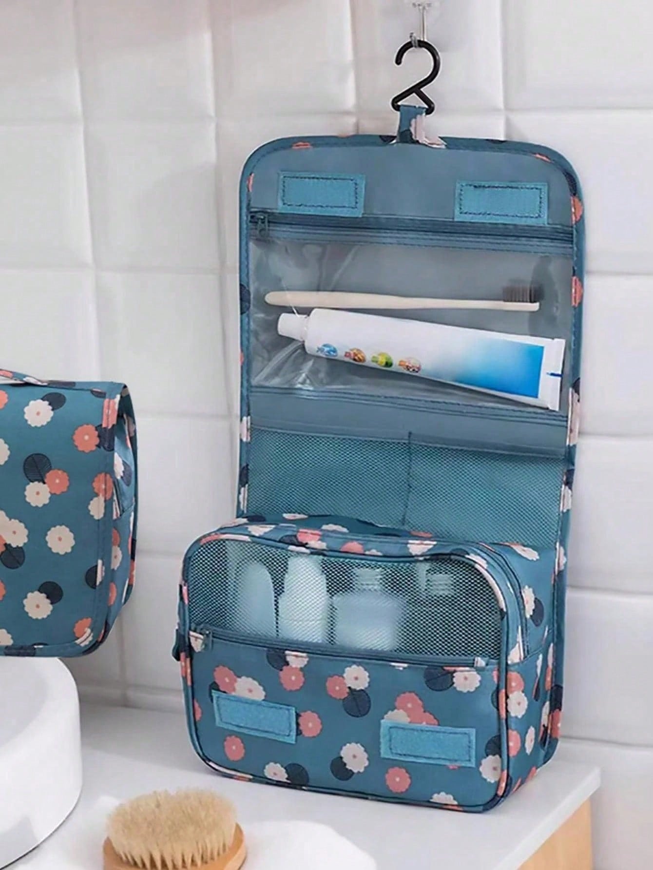 1pc Waterproof Hanging Cosmetic Bag, Double-Layer Travel Makeup Bag, Large Capacity Toiletry Bag, Women's Makeup Organizer With Built-In Hook, PVC Clear Compartment, Waterproof And Dustproof, Suitable