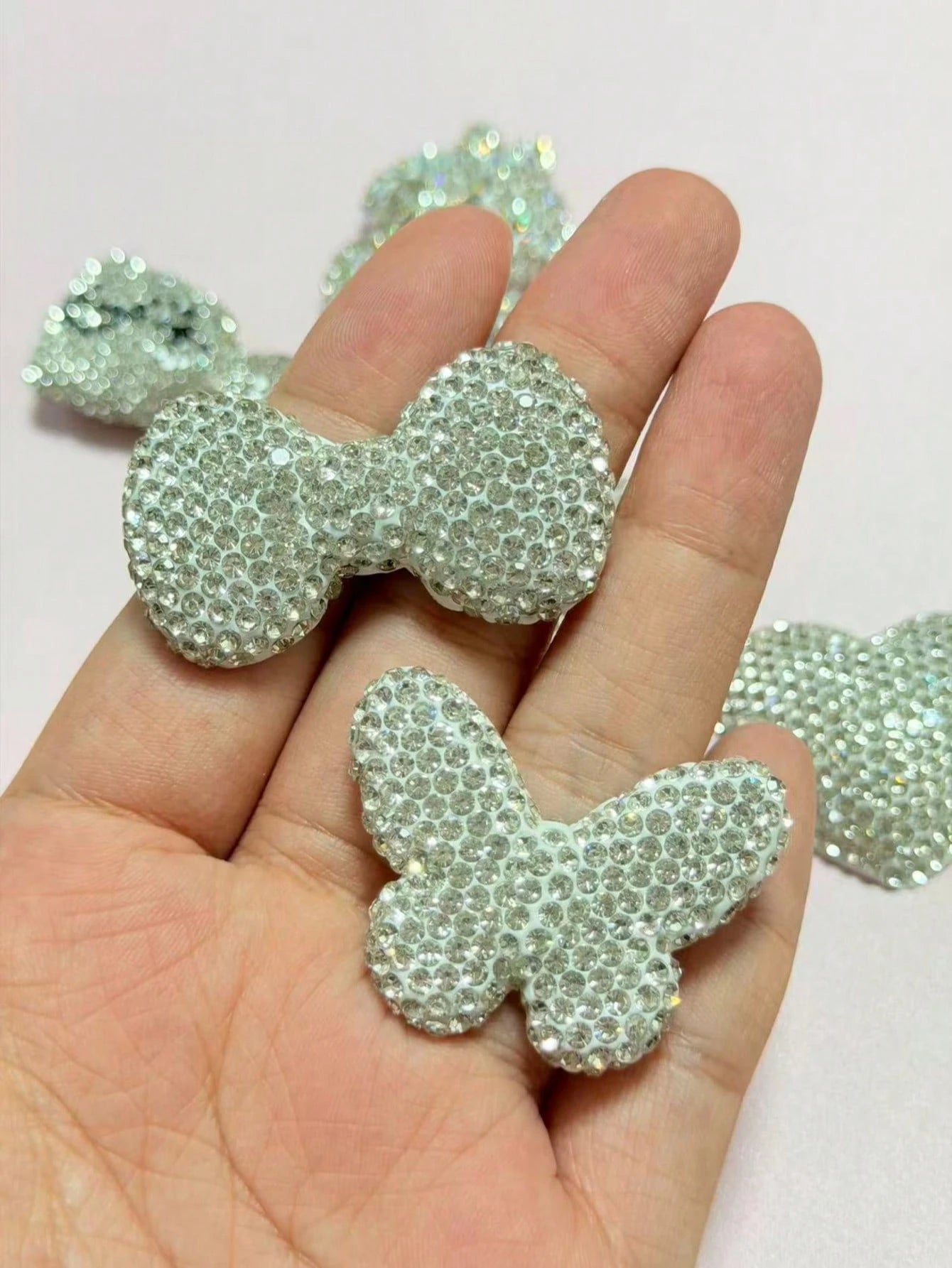 1pc White Luxury Bling Full Rhinestone Dollar Sign Money Bag Lip Bow Bear Butterfly Designer Charm Ornament Junk Phone Case Car Decorations Diy No Adhesion Rearview Mirror Car Air Outlet Accessories C