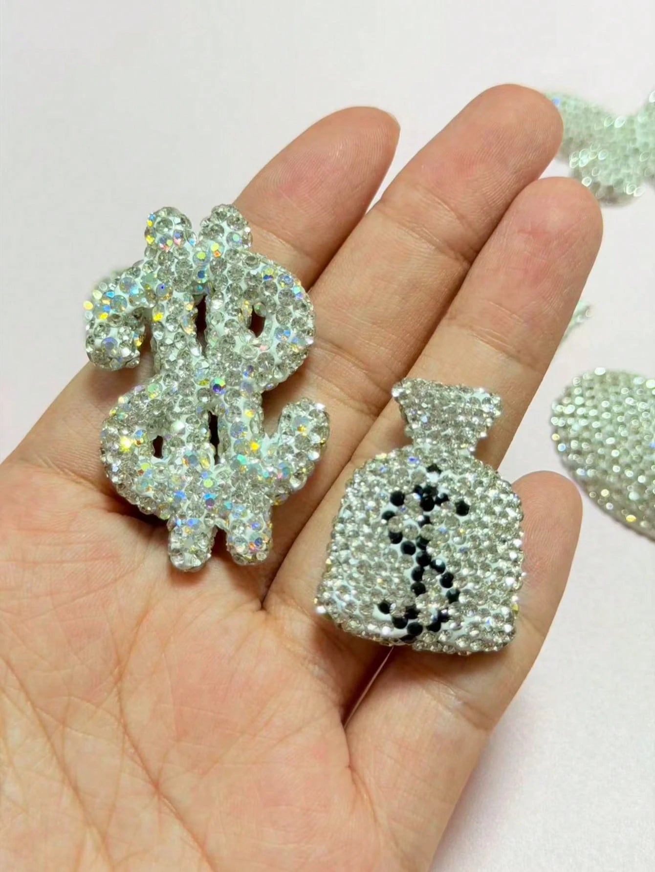 1pc White Luxury Bling Full Rhinestone Dollar Sign Money Bag Lip Bow Bear Butterfly Designer Charm Ornament Junk Phone Case Car Decorations Diy No Adhesion Rearview Mirror Car Air Outlet Accessories C