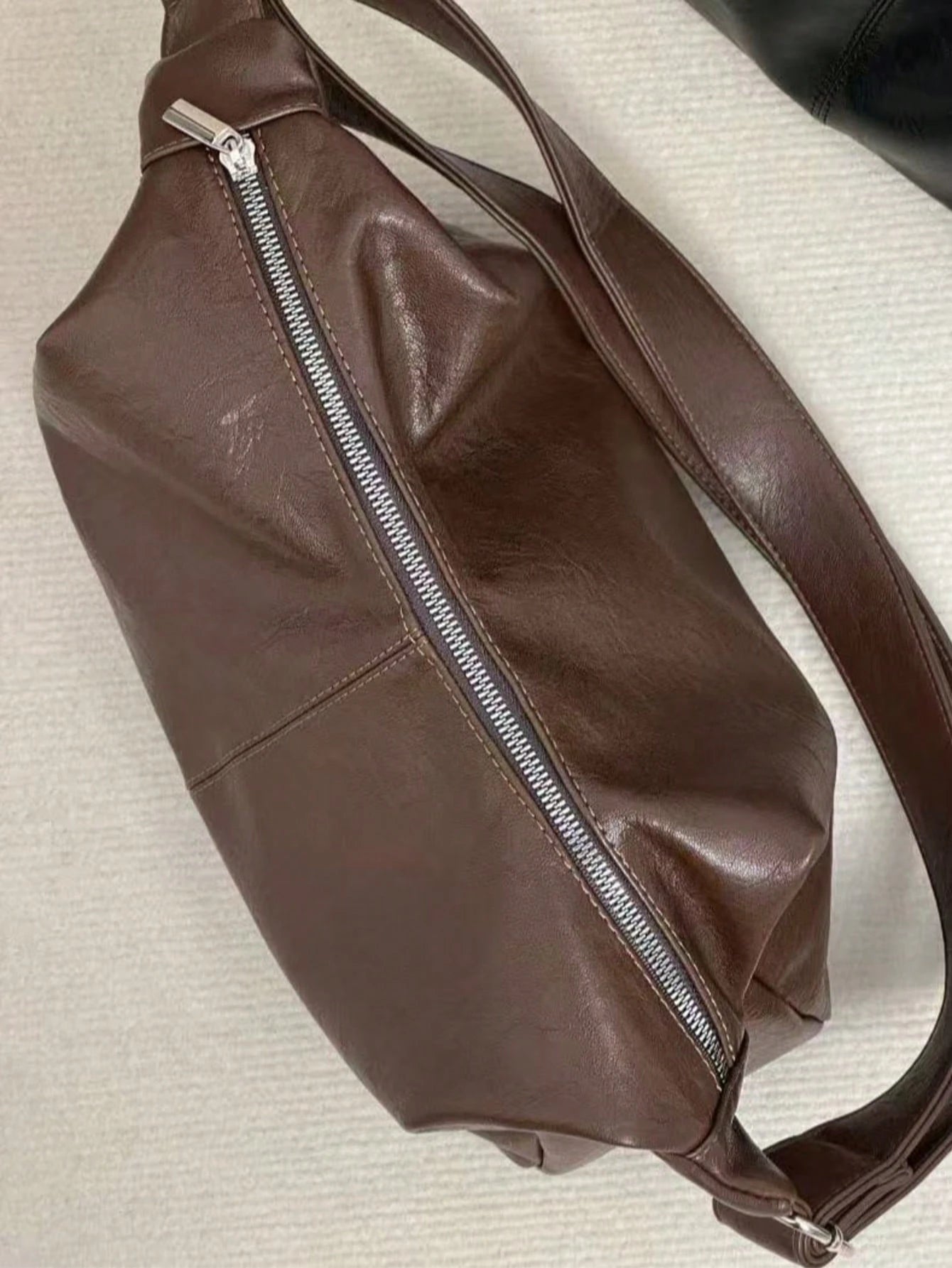 2026 Spring/Summer New Women's Crossbody Bag Shoulder Bag Handbag Korean Retro Fashion Large Capacity Shoulder Bag Women's Big Bag Zipper Closed Tote