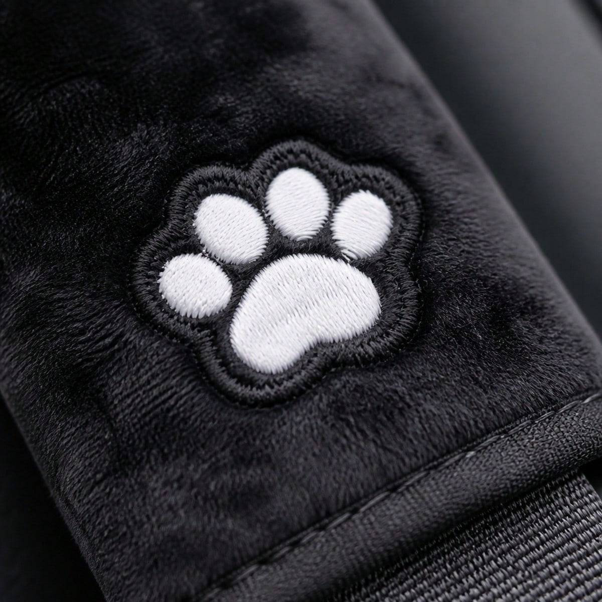 2pcs/1PC Novel Black Cat Holding Fish Seat Belt Shoulder Pad- Made Of Durable And Sturdy Fabric- High Comfort- Suitable For Most Age Groups