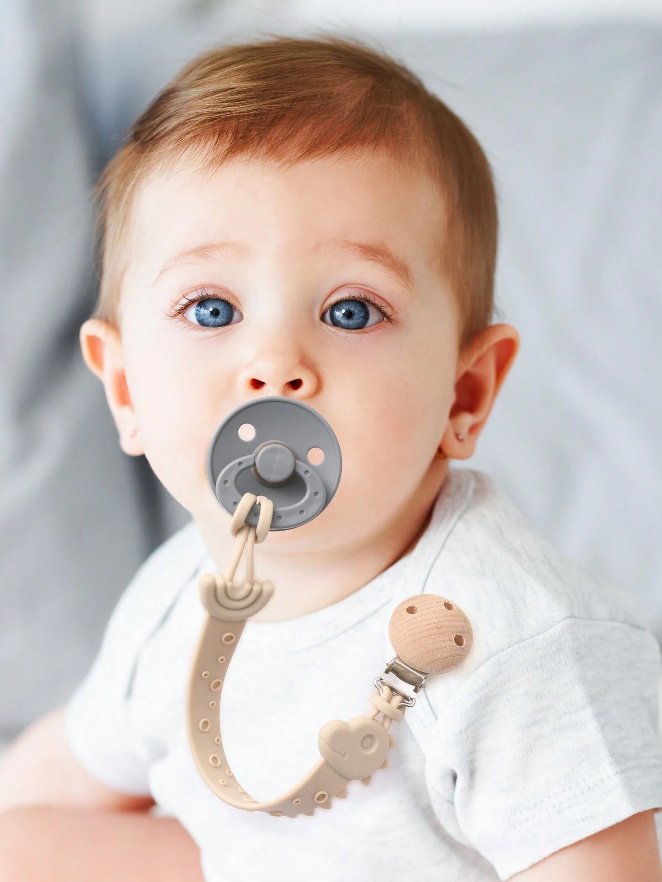 2pcs Baby Silicone Pacifier Clips, Dinosaur & Giraffe Pattern, Anti-Lost Pacifier Clips, Teething, Baby Supplies, Newborn Gift