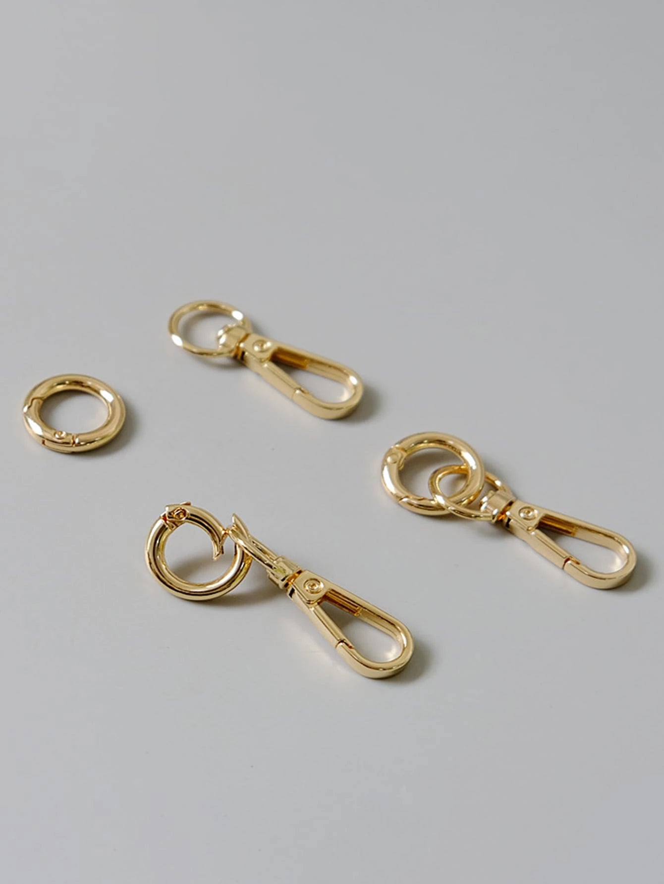 2pcs New Fashion Women's Bag Decorative Metallic Plating Parts Luxurious Handmade Circle Shaped Keychain Hook Buckle School Supplies Teacher Gifts Back To School Teacher Accessories Carabiner Clip