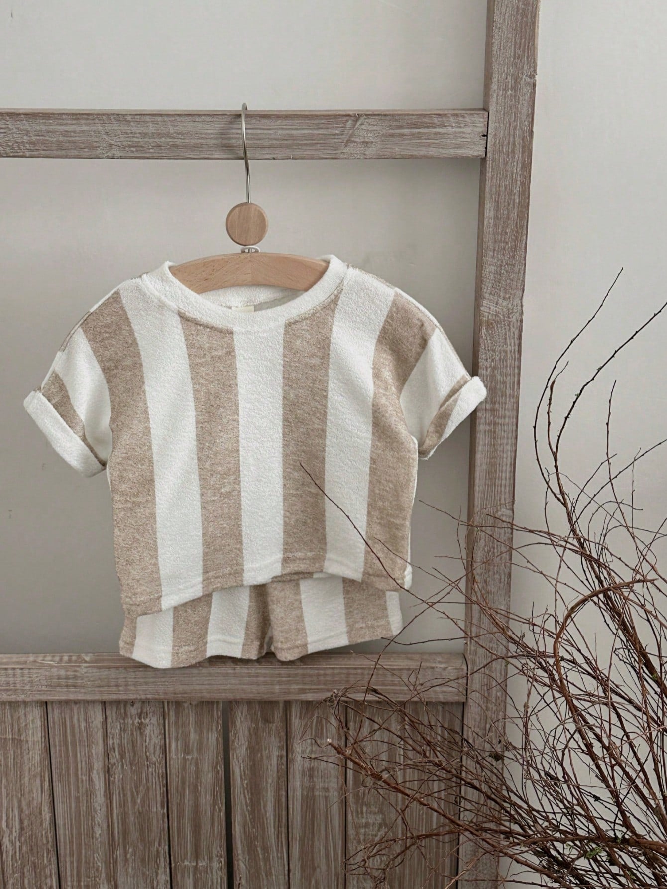 2pcs/Set Baby Boy Casual Brown Striped Knit Short Sleeve T-Shirt + Shorts, Summer
