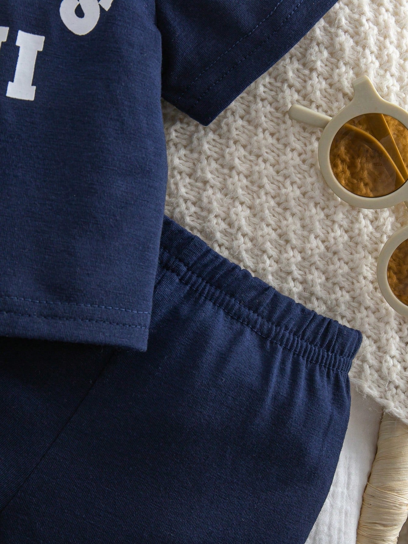 2pcs/Set Newborn Baby Comfortable, Casual, Minimalist, Preppy Letter Print Knit Top And Shorts Set. Suitable For Spring/Summer Wear, Indoor Activities, Outdoor Activities, Daily Wear, Photography, Vac