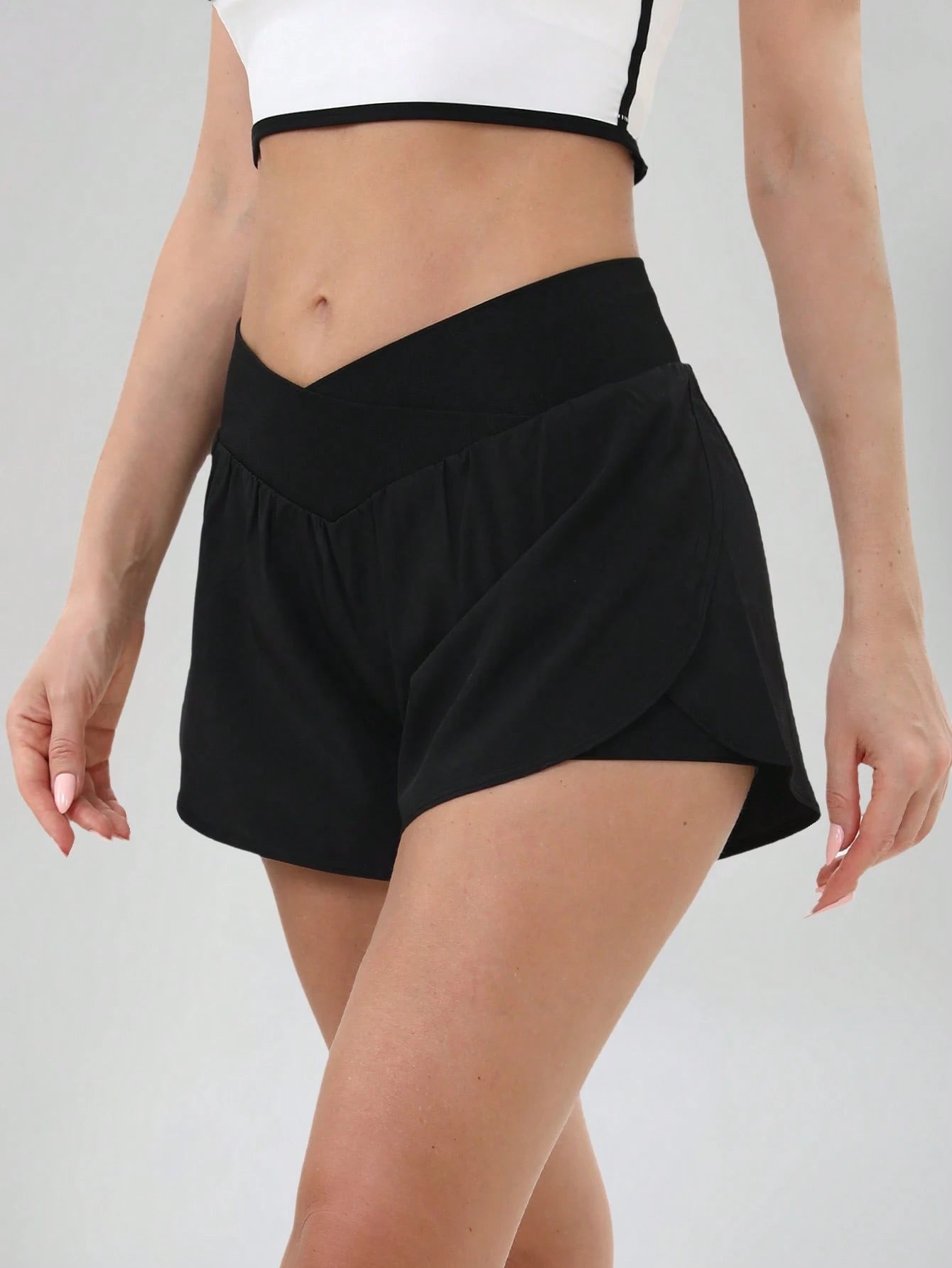 3-Pack Women's Crossover High-Waisted Running Shorts- High-Waisted Butt-Lifting Shorts For Quick-Drying Sports & Leisure, Yoga, And Fitness Training