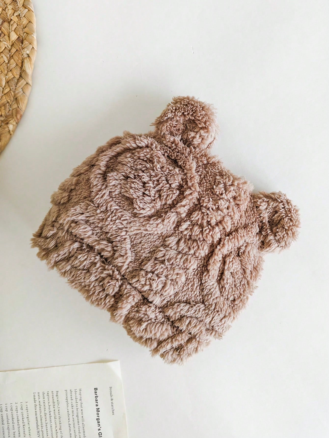 3pcs Baby Boys And Baby Girls Unisex White 3D Bear Pattern Jacquard Fleece Crew Neck Sweatshirt, Fleece Sweatpants And 3D Ear Hat Set, Cute And Comfortable Outfit Suitable For Autumn/Winter And