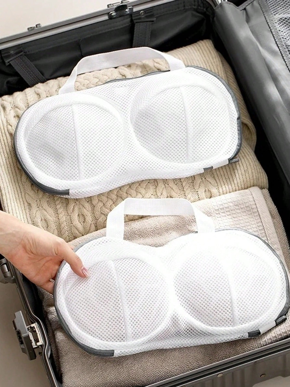 3pcs Bra Washing Bags, Machine Washable Bra Laundry Bag, Travel Anti-Deformation Lingerie Washing Bag And Room Service Organizer, Random Color