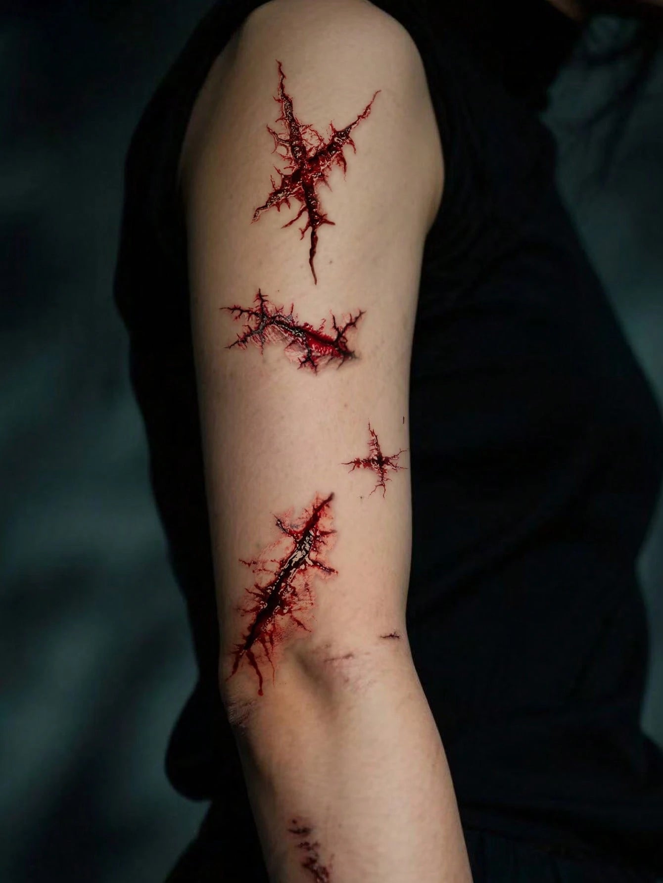 3pcs Halloween Fake Scar Tattoos, Realistic Blood, Injury, Cut, Scratch, Stitch, Suitable For Makeup Kit, Zombie Makeup, Prank Costume Accessories, Halloween Party Supplies