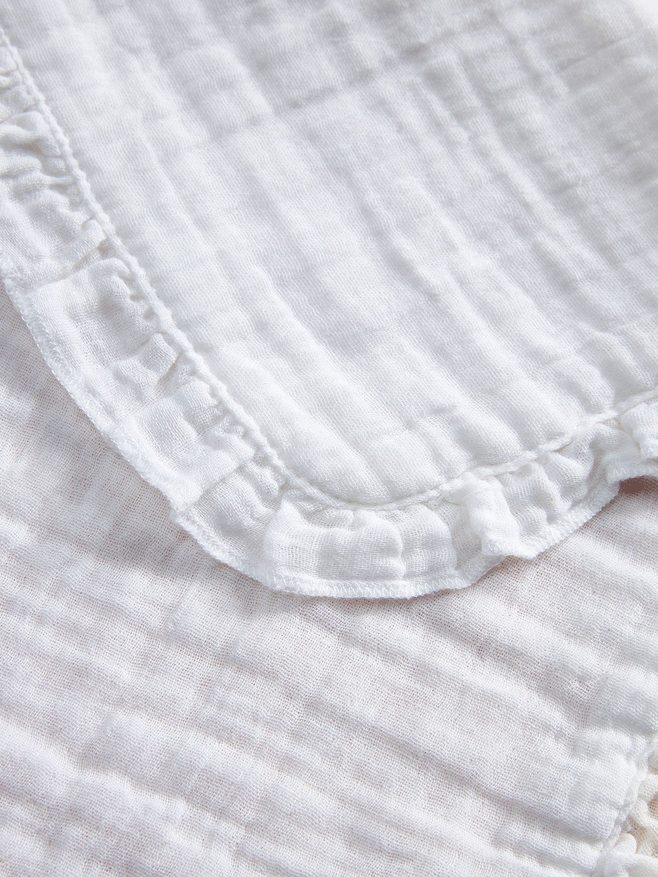 4pcs Oeko-Tex Certified Soft & Comfortable Lace Trim White Bibs/Burp Cloths, Suitable For All Seasons, Newborn & Baby Care