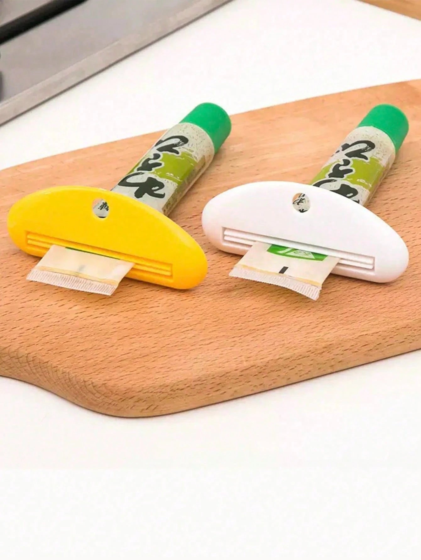 A Multi-Color Manual Plastic Toothpaste Squeezer, Vertical Bathroom Accessory, Suitable For Squeezing Toothpaste, Face Wash And Hand Cream, No Electricity Needed, Home Bathroom Decor, Autumn Decor, Ba