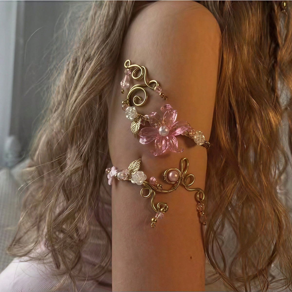 Adjustable Gold Coiled Arm Cuff, Pink Flower Pearl Beaded Armband, Bohemian Style Arm Jewelry, Suitable For Party, Vacation, Wedding And Daily Wear