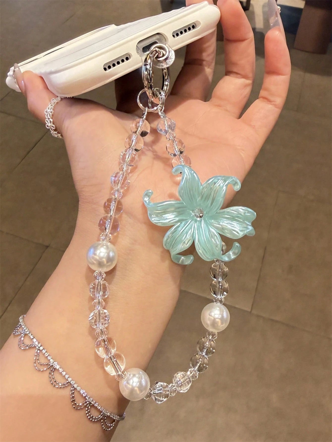 Aesthetic Luxury Lily Flower Pearl Phone Lanyard, Minimalist Transparent Bead Lanyard Bracelet, Universal Women's Accessory Gift