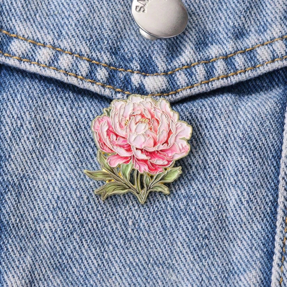 Art Lily Enamel Pin Fashion Flowers Decorative Brooches Ornaments Lapel Bag Badges Jewelry Gifts 2025 New Style Backpack For School Office Accessories Shirts Jacket Christmas Halloween Clothes Pin Fun