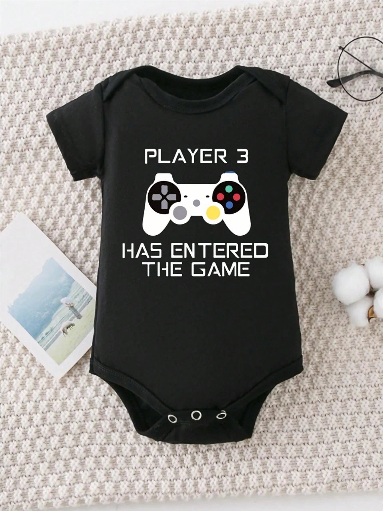 AYJK7 Player 3 Has Entered The Game" Funny Gaming-Themed Baby Romper- Soft 100% Cotton Short Sleeve Jumpsuit For Newborn Boys, White With Black Print, Casual Comfortable Summer Perfect For Outdoor