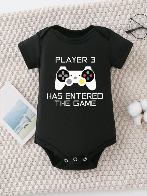 AYJK7 Player 3 Has Entered The Game" Funny Gaming-Themed Baby Romper- Soft 100% Cotton Short Sleeve Jumpsuit For Newborn Boys, White With Black Print, Casual Comfortable Summer Perfect For Outdoor