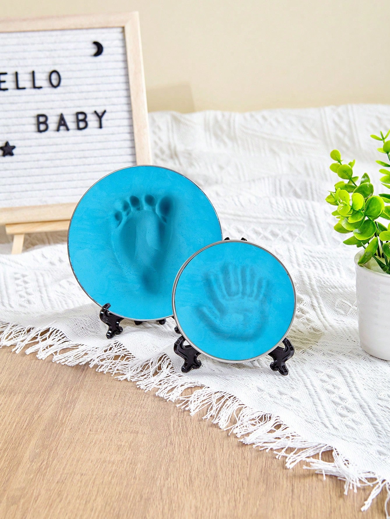 Baby 100 Days/1st Birthday Gift Newborn Growth Keepsake Clay For Making Baby Handprints And Footprints (Ribbon Not Included) S Size Mold Diameter 9cm M Size Mold Diameter 12cm (Random Mold Shape)