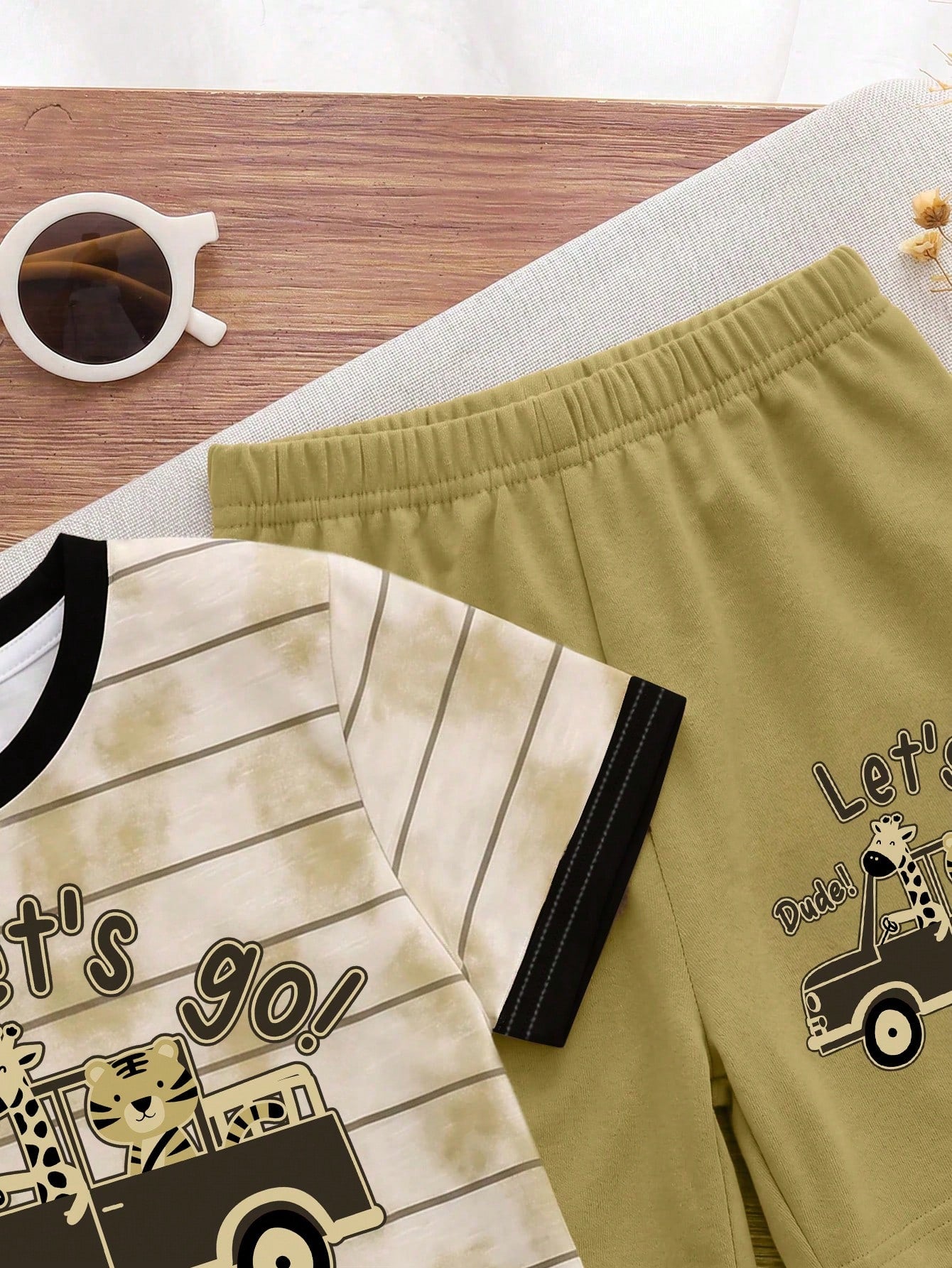 Baby Boys Loose Casual Sporty Short Sleeve T-Shirt And Long Pants 2-Piece Set, Comfortable And Simple, Classic Striped Pattern Print, Cute Cartoon Bear Driving Car Print, Suitable For Spring/Summer, B
