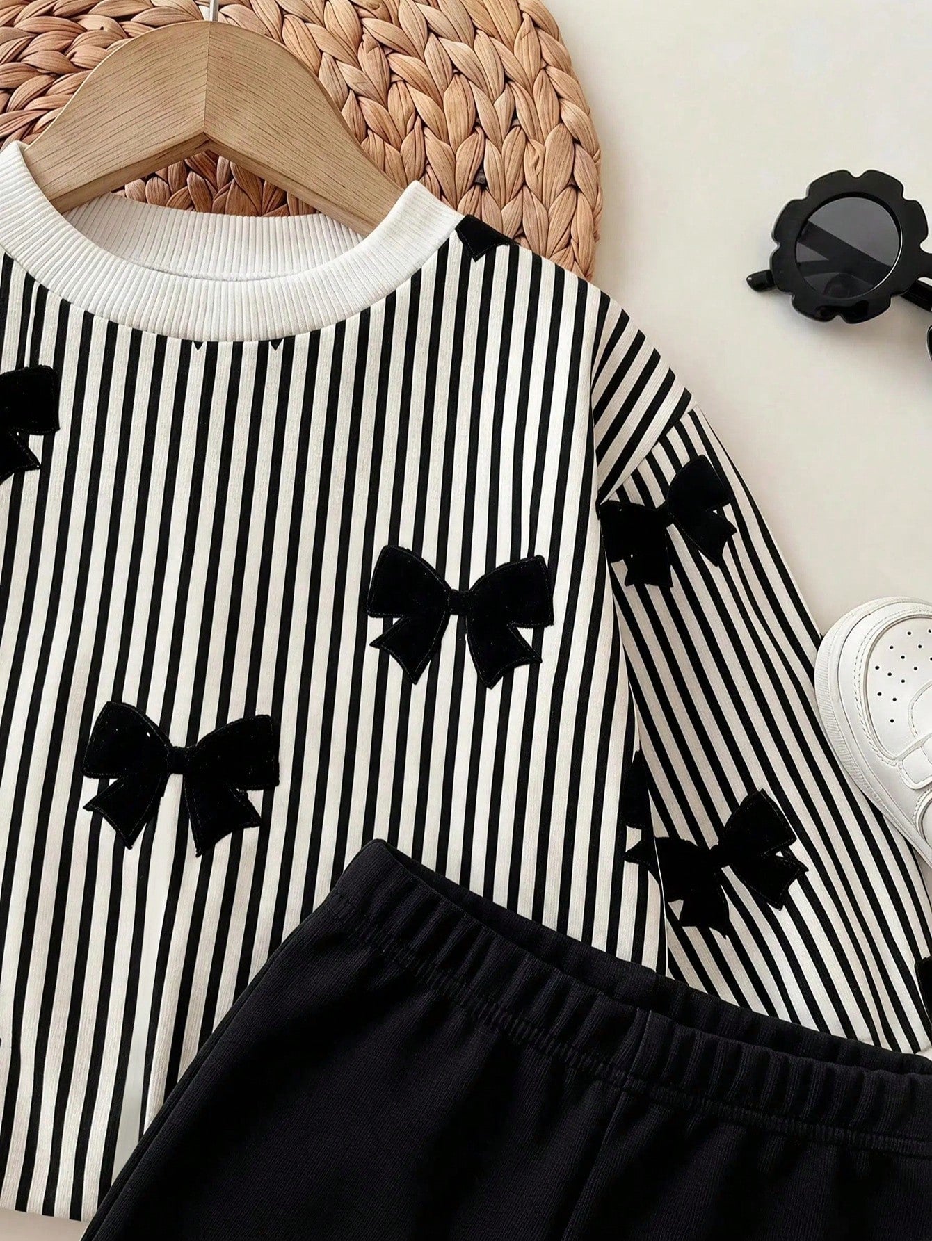 Baby Girl Casual Stripe Bow Loose Crew Neck Long Sleeves Sweatshirt And Elastic Waist Long Pants Set Autumn/Winter Warm Comfy