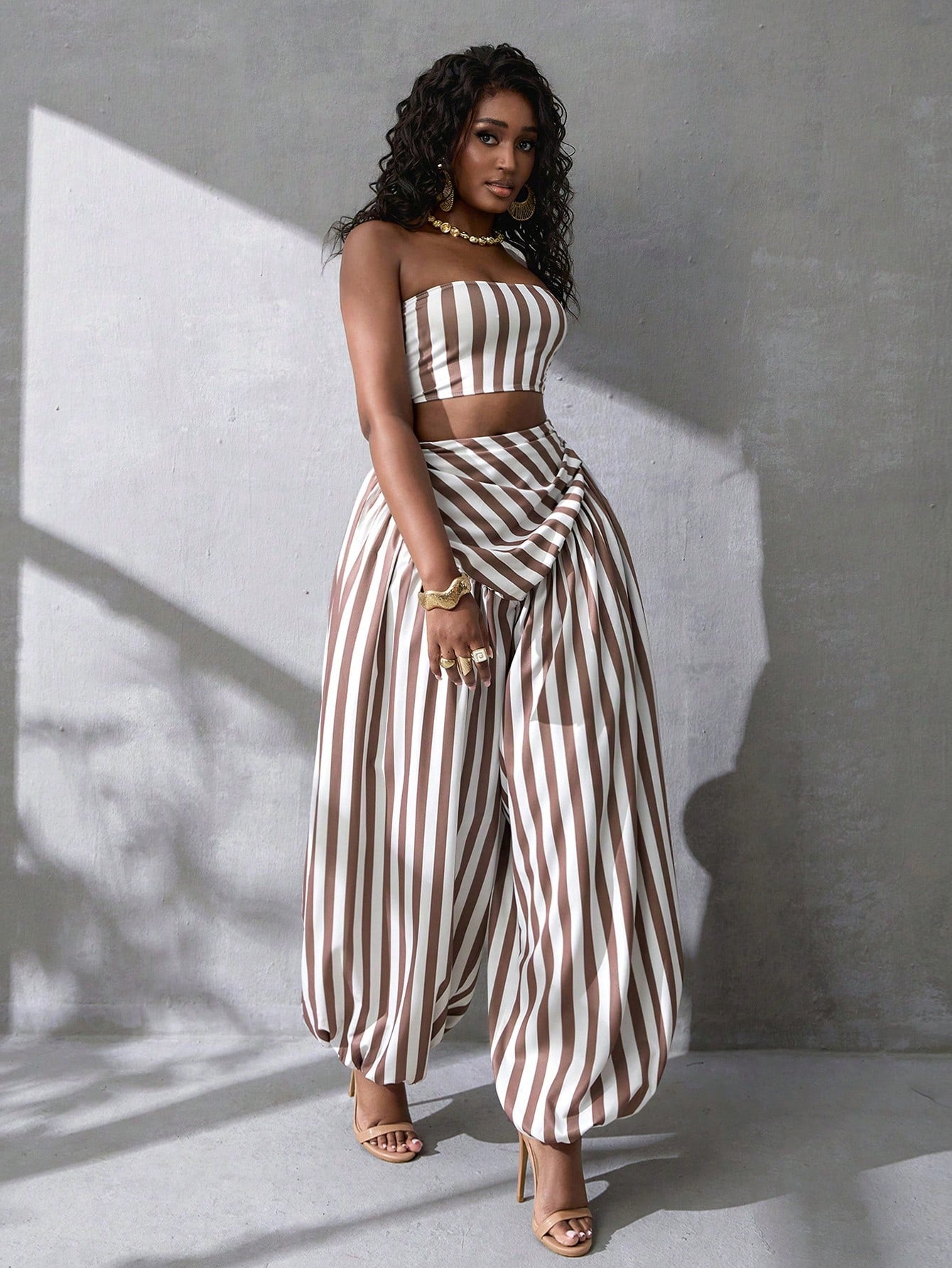 BamGlimmer Women's Brown Striped Pattern Cropped Tube Top And Loose Jogger Pants 2pcs Set Vacation Summer Tropical Vacation Tropical