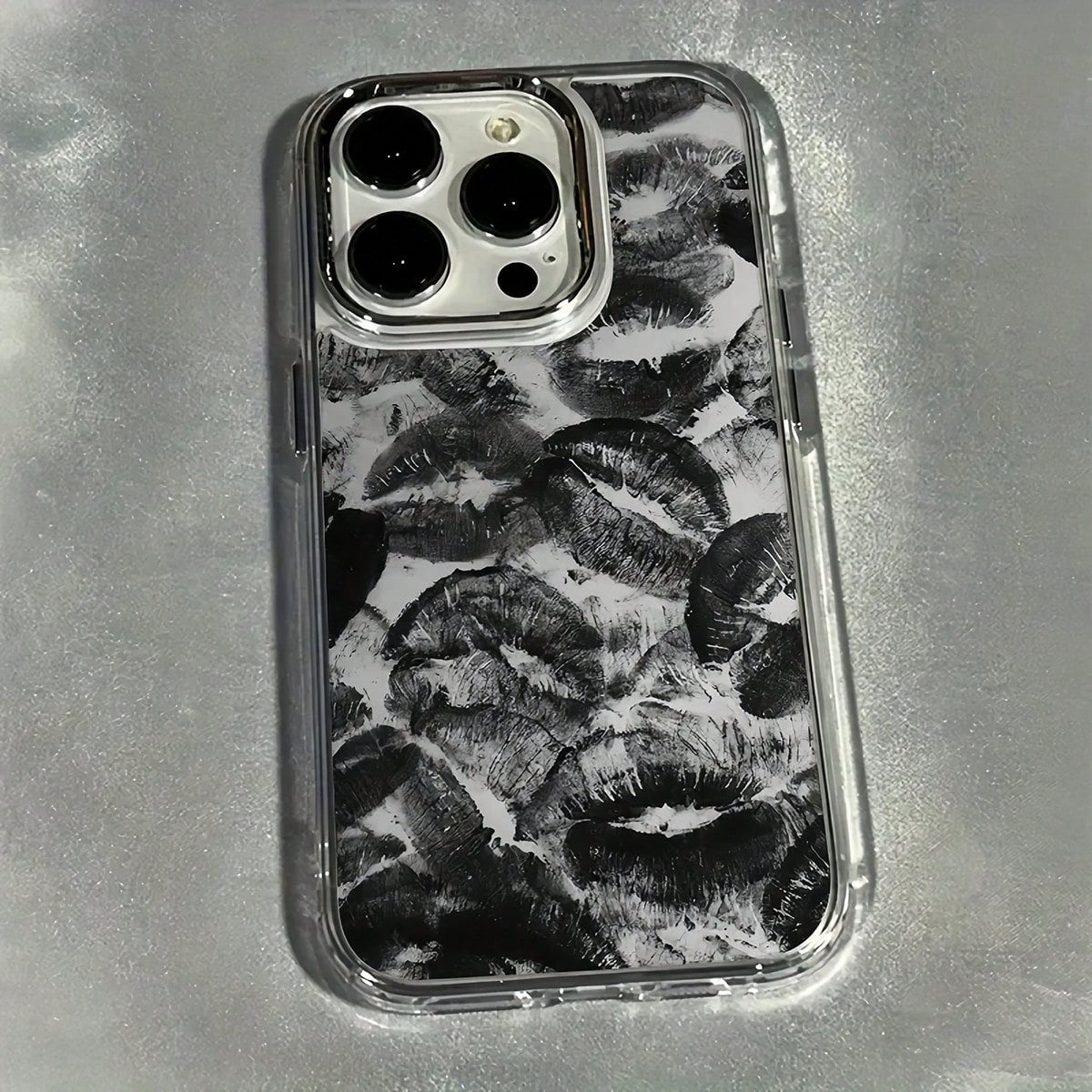 Black Lip Elements Fashion Phone Case 1pc Gray Background Black Lips Pattern Shock Absorbing Protective Phone Case Compatible With IPhone 15/15 Pro Max/14/13/12/11/7/8/XS/11 Pro Waterproof Anti-Fall S