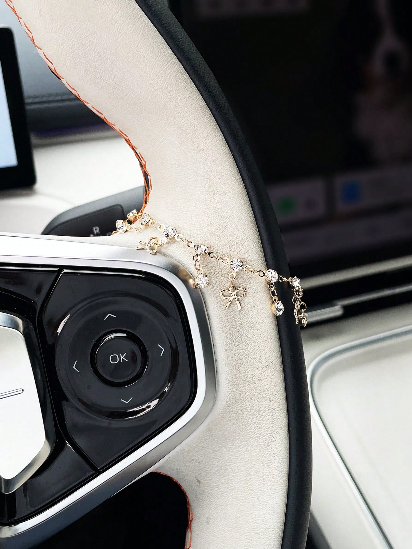 Bowknot Car Steering Wheel Decor Chain, Personalized Car Interior Accessory Pendant
