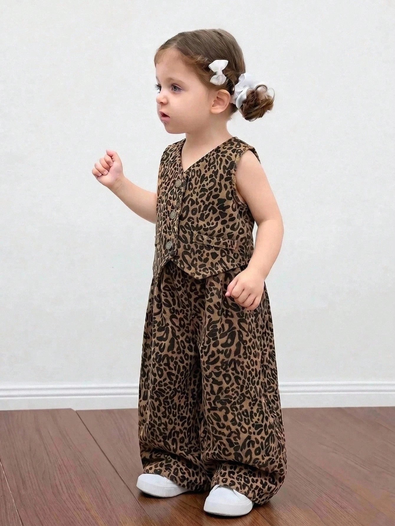 Bubblio 2pcs/Set Baby Girls Y2k Stylish Cotton Brown Leopard Denim Suspender Top & Elastic Waist Jeans,Fall/Winter,Baby Back-To-School Outfits,Toddler Set