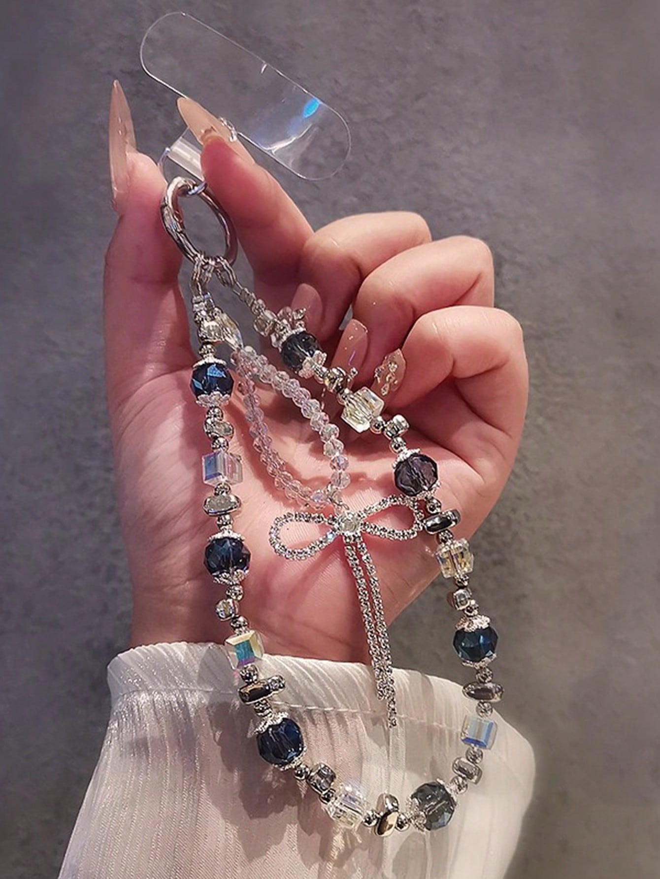Butterfly Decor Phone Lanyard For Women, Delicate Crystal Pendant Wrist Short Beaded Accessory, Outdoor Travel Shopping Anti-Lost Phone Strap, Fashionable Phone Case Hanging Rope