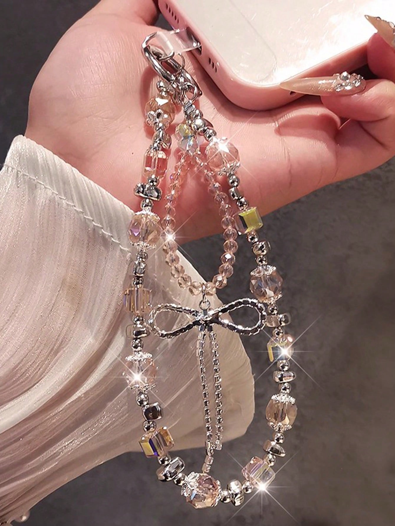 Butterfly Decor Phone Lanyard For Women, Delicate Crystal Pendant Wrist Short Beaded Accessory, Outdoor Travel Shopping Anti-Lost Phone Strap, Fashionable Phone Case Hanging Rope