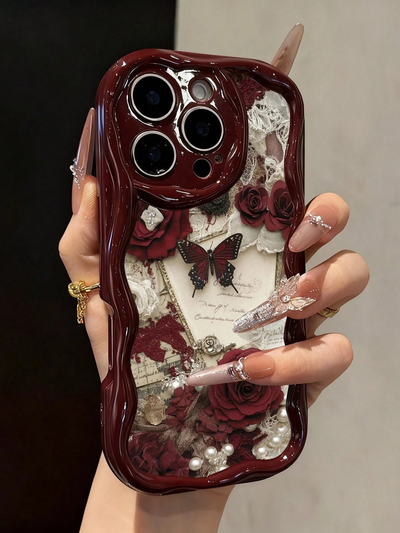 Butterfly Painted Flat Printing Wine Red Painted Cream Texture Painted Soft Shell Suitable For IP17/IP17PROMAX/Iphone16//Iphone16pro/Iphone16promax/Iphone15/ XR/7p8p/P12promax/P13promax/P14PROMAX/P1