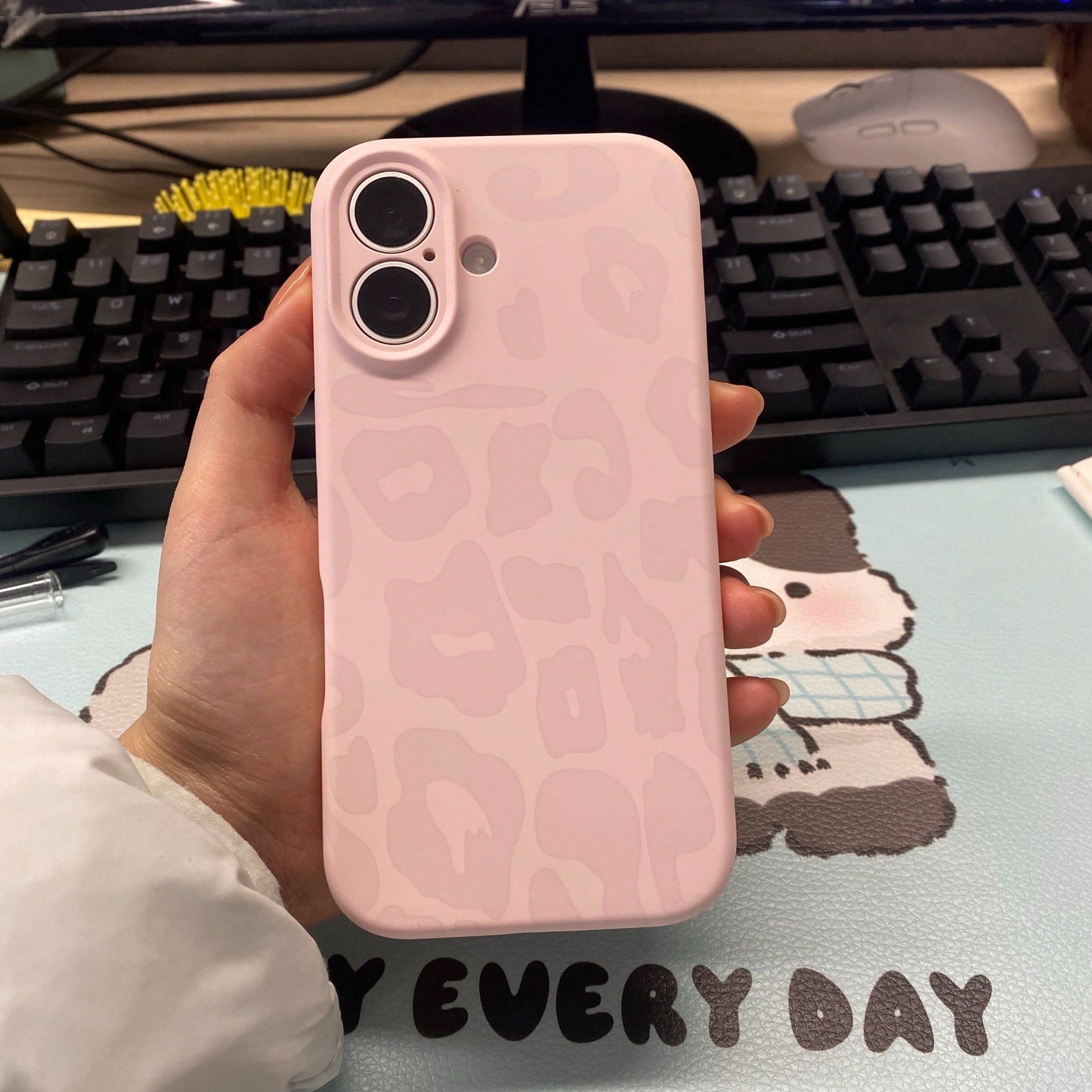 Cheetah,Leopard Print Fashionable Purple Leopard Print Phone Case Compatible With IPhone 17 Pro Max/17 Pro/17/16 Pro Max/16/16 Pro/15/15 Pro Max/15 Pro/11/12/13/14 Pro Max/12 Pro/12 Pro Max/13 Pro/13