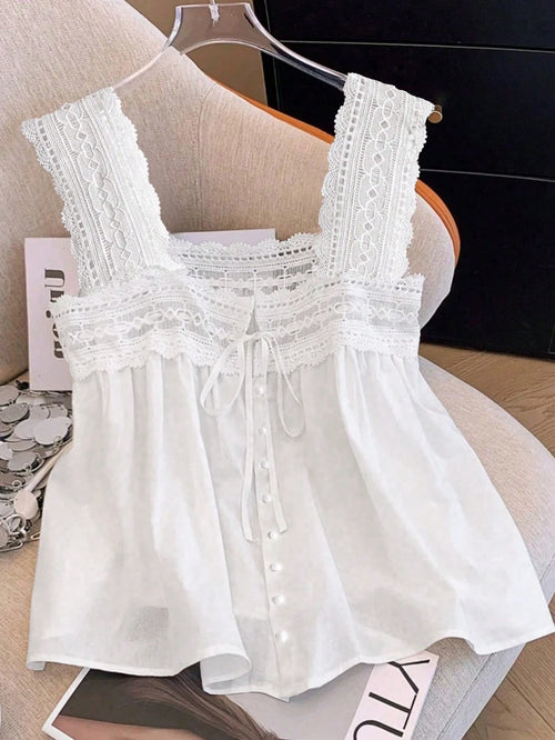 Clasi Plus Size Women French Style White Lace Patchwork Square Collar Sleeveless Top, Loose Hollow Out Cute Elegant Top, Spring/Summer