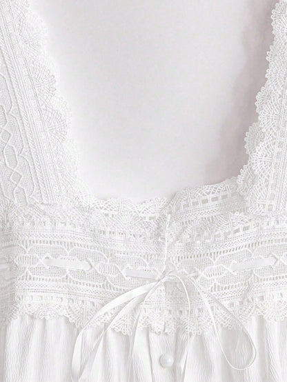 Clasi Plus Size Women French Style White Lace Patchwork Square Collar Sleeveless Top, Loose Hollow Out Cute Elegant Top, Spring/Summer