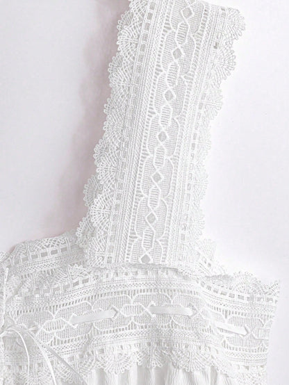 Clasi Plus Size Women French Style White Lace Patchwork Square Collar Sleeveless Top, Loose Hollow Out Cute Elegant Top, Spring/Summer