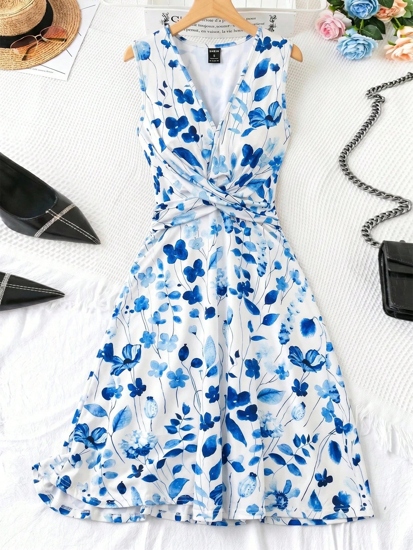 Clasi Women's New Elegant V-Neck Cinched Cinched Waist Twist Knit A-Line Midi Dress, Summer Vacation Dress Vacation White Floral