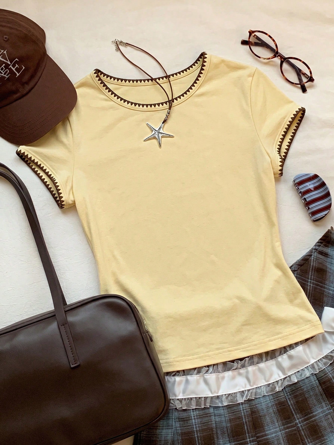 Comfortcana 2026 New Fashion Women's Contrast Trim Round Neck Short Sleeve Casual Versatile T-Shirt, Summer Top, Spring Outdoor Casual Wear, Y2K Yellow Casual Top