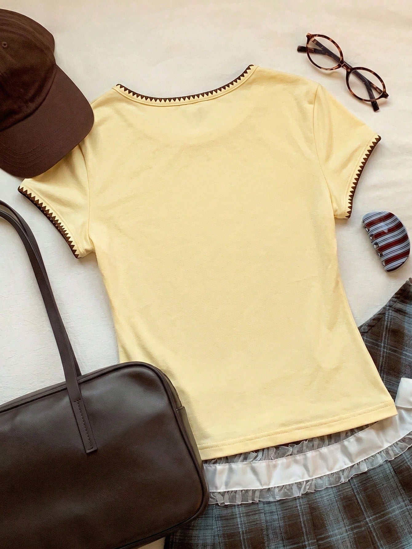 Comfortcana 2026 New Fashion Women's Contrast Trim Round Neck Short Sleeve Casual Versatile T-Shirt, Summer Top, Spring Outdoor Casual Wear, Y2K Yellow Casual Top