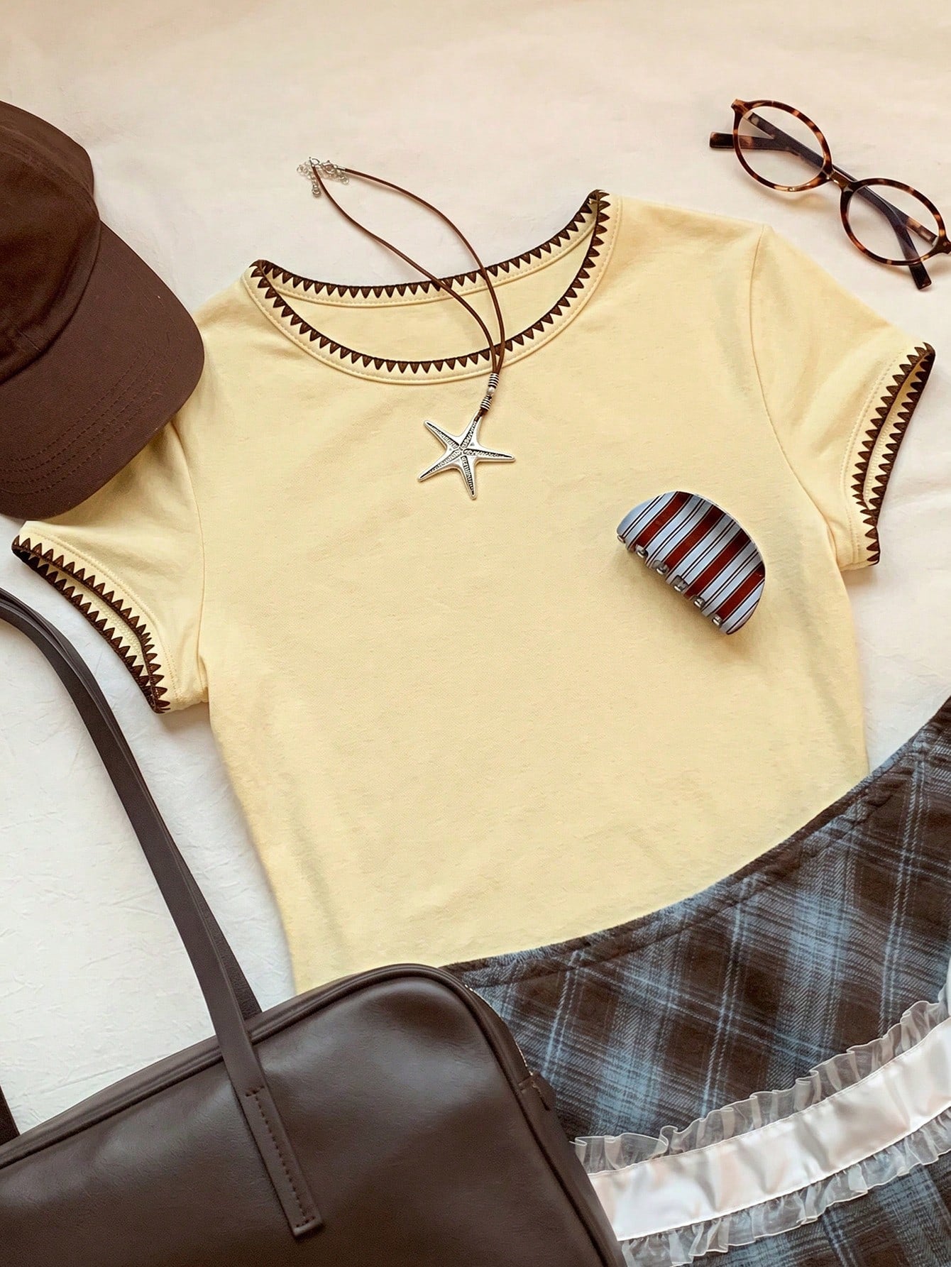 Comfortcana 2026 New Fashion Women's Contrast Trim Round Neck Short Sleeve Casual Versatile T-Shirt, Summer Top, Spring Outdoor Casual Wear, Y2K Yellow Casual Top