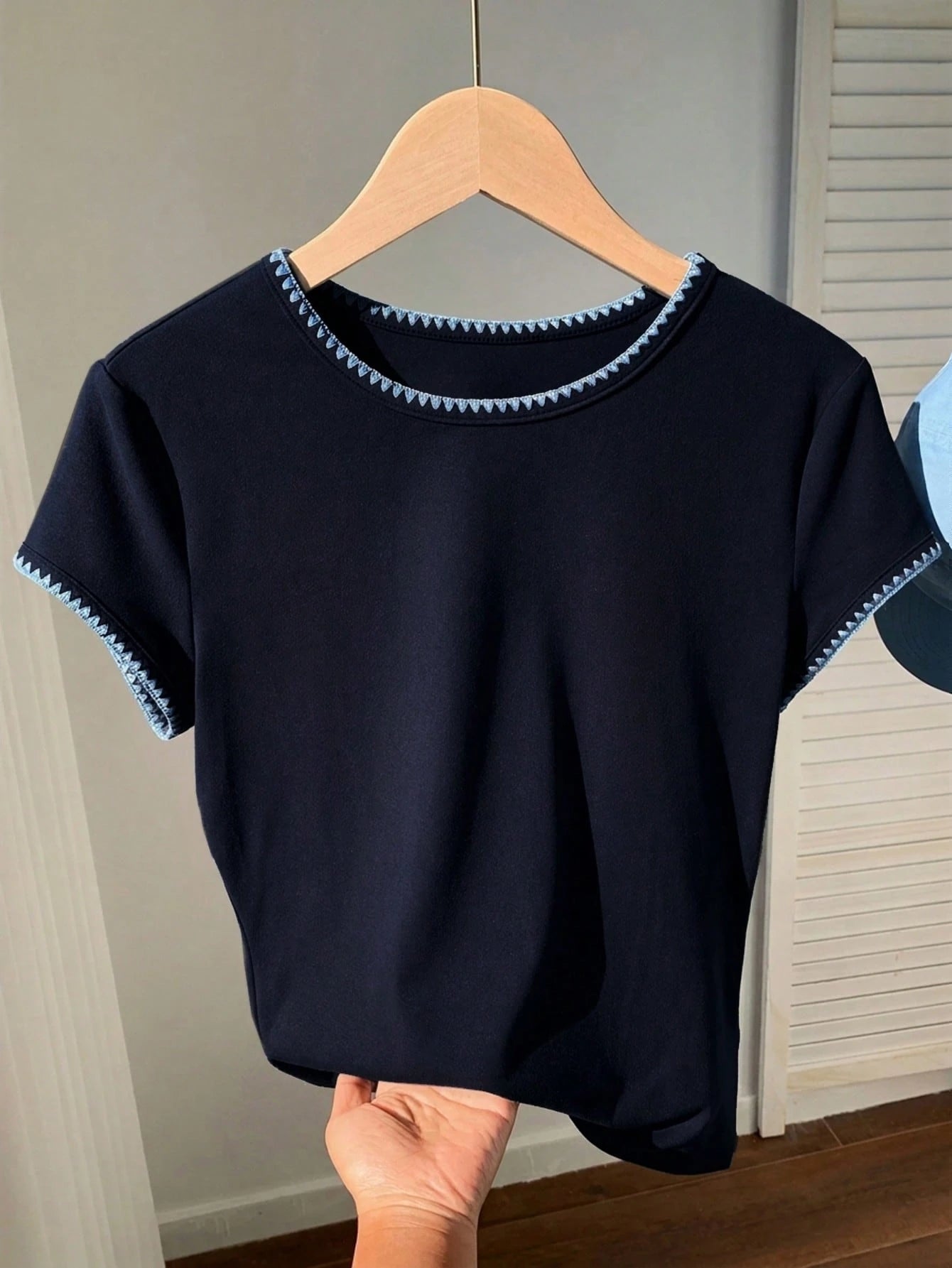 Comfortcana 2026 New Fashion Women's Contrast Trim Round Neck Short Sleeve Casual Versatile T-Shirt, Summer Top, Spring Outdoor Wear, Y2K Navy Blue Shirt