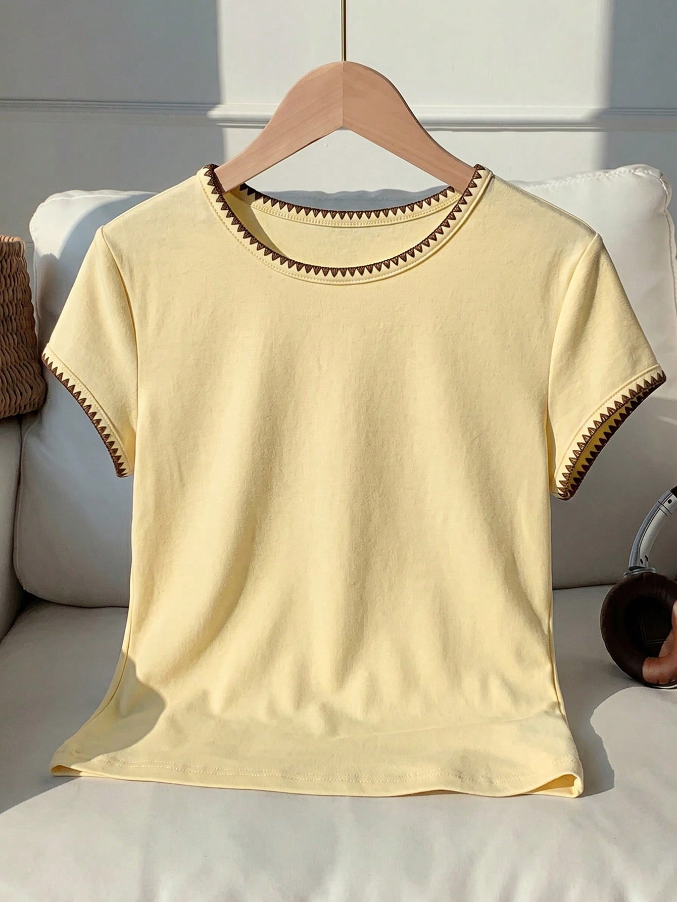 Comfortcana 2026 New Fashion Women's Contrast Trim Round Neck Short Sleeve Casual Versatile T-Shirt, Summer Top, Spring Outdoor Casual Wear, Y2K Yellow Casual Top