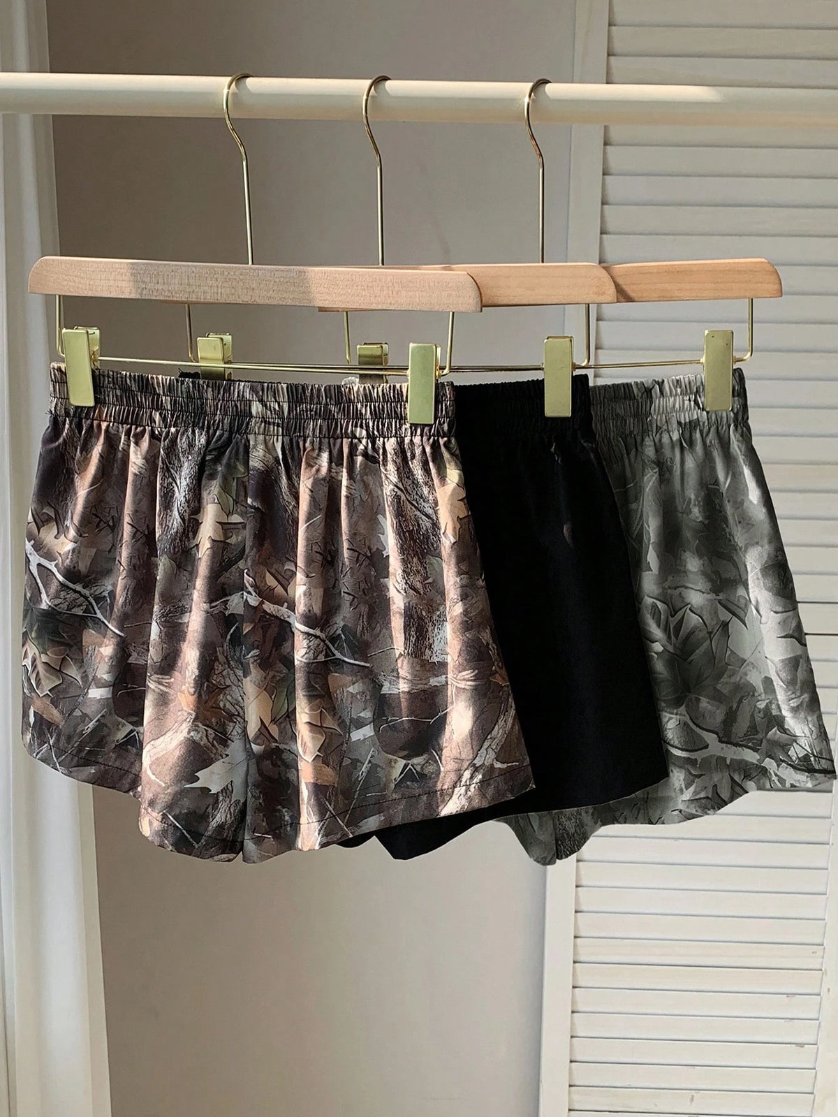 Comfortcana 3pcs Women Summer Casual Commuting Shorts Set, Solid Color & Tree Print, Loose Fit Pack Elastic Waist Camo Y2k