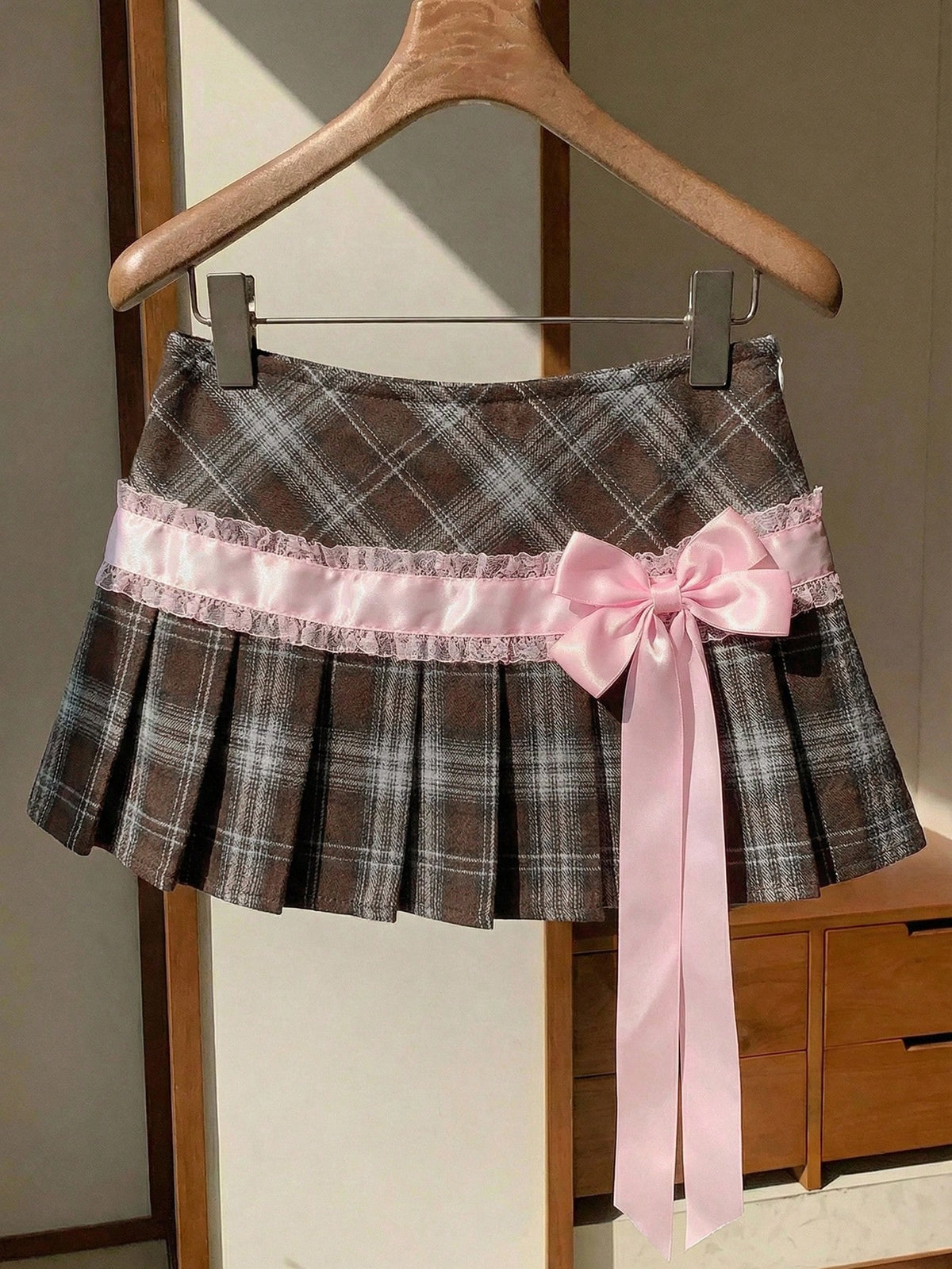 Comfortcana Women's Brown Plaid Pleated Skirt With Lace Bow Decor,Winter Casual School Style For Back-To-School,Christmas,New Year Party,Graduation Ceremony